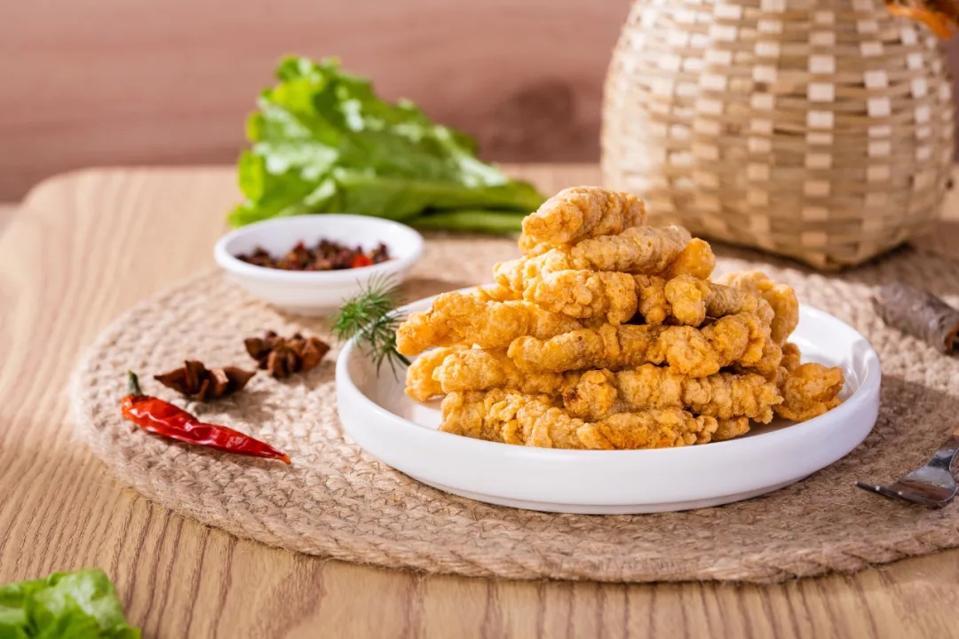 龍大美食在火鍋、西式烘焙渠道實現突破，產品創新拓展客戶服務場景